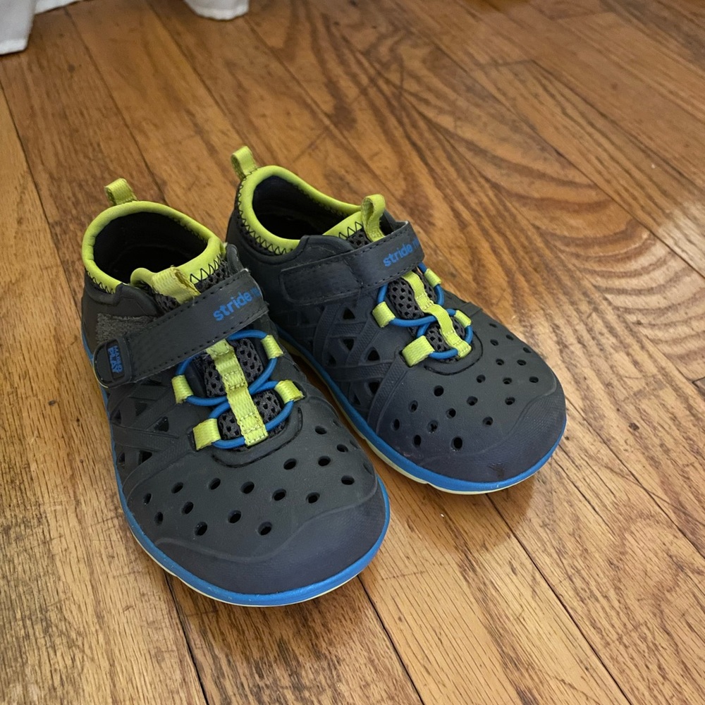 Stride rite toddler shoes size 7